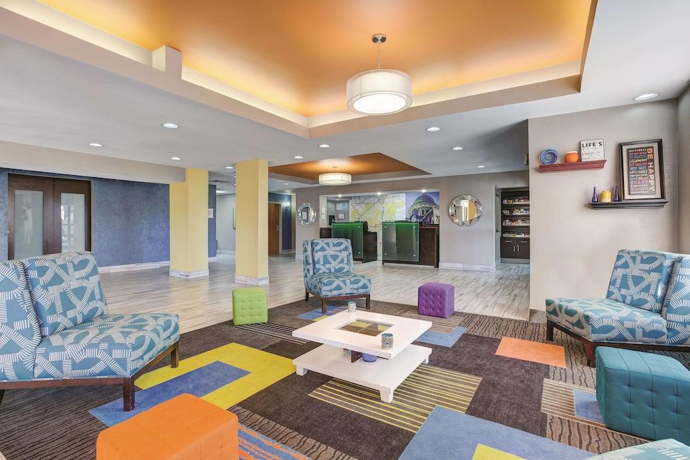 Oyo Townhouse Jackson - Ridgeland Hotell Exteriör bild