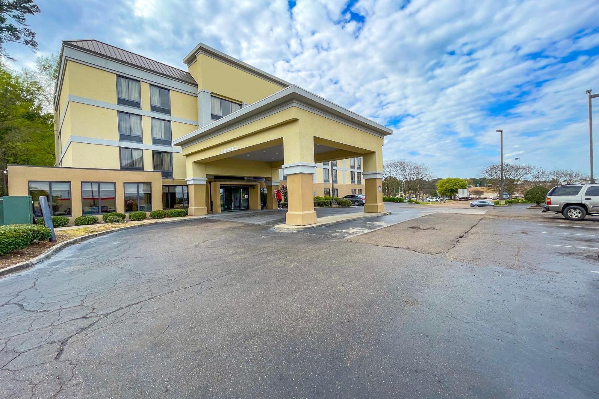Oyo Townhouse Jackson - Ridgeland Hotell Exteriör bild