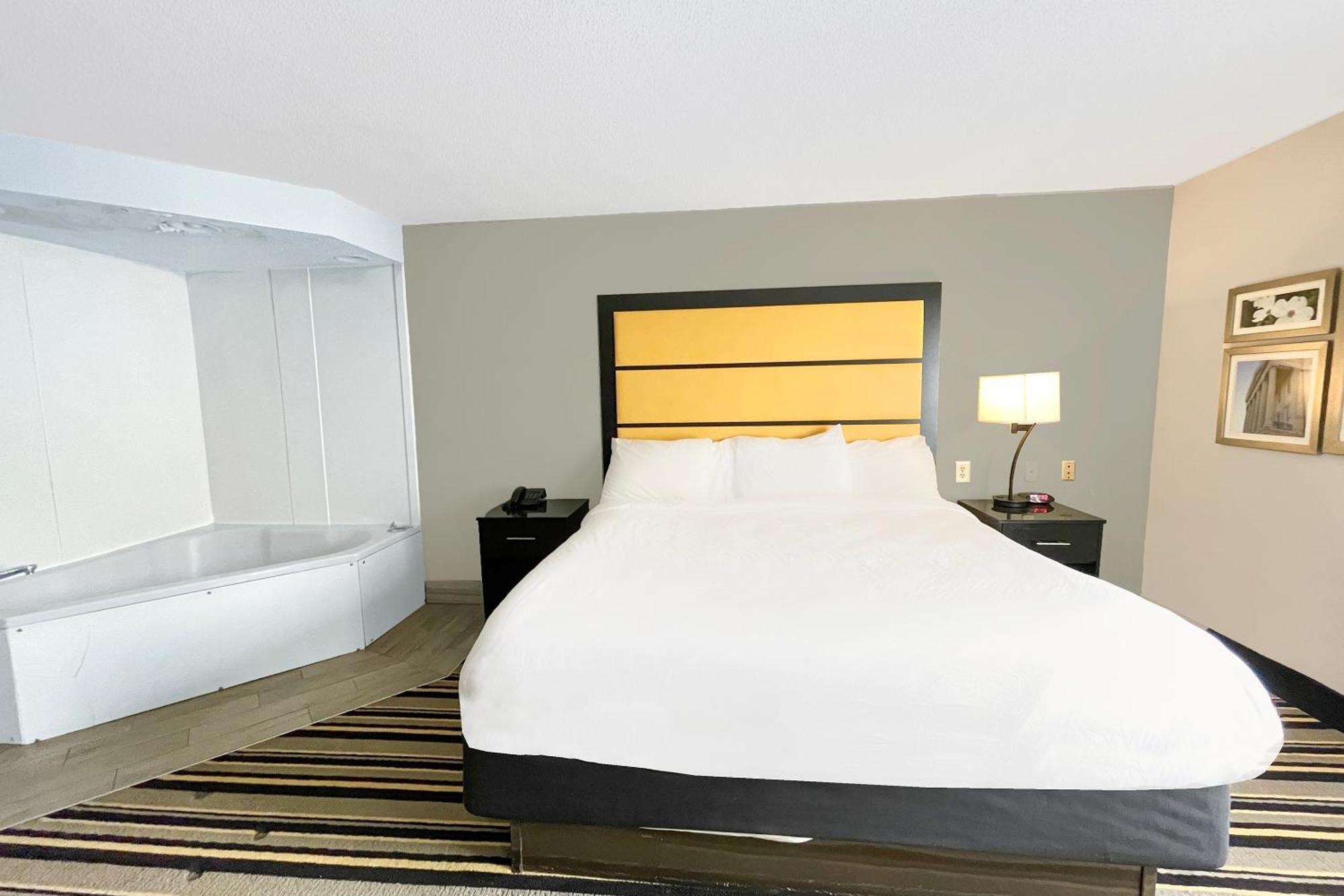 Oyo Townhouse Jackson - Ridgeland Hotell Exteriör bild
